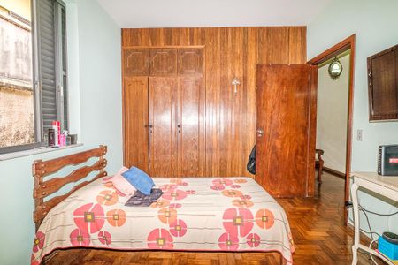 Casa à venda com 376m², 4 quartos e 6 vagas Casa à venda com 376m², 4 quartos e 6 vagasQuarto 3