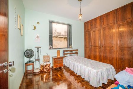 Casa à venda com 376m², 4 quartos e 6 vagas Casa à venda com 376m², 4 quartos e 6 vagasQuarto 1