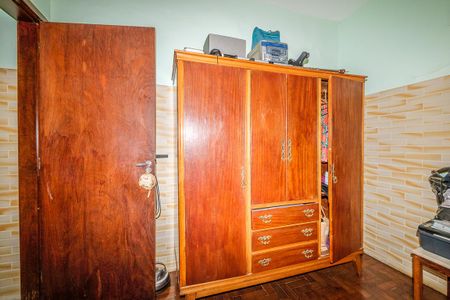 Casa à venda com 376m², 4 quartos e 6 vagas Casa à venda com 376m², 4 quartos e 6 vagasEdícula