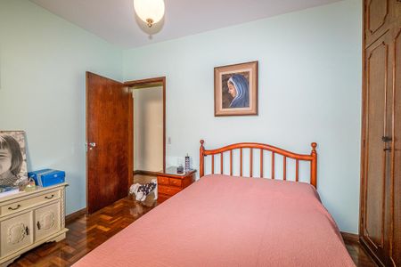 Casa à venda com 376m², 4 quartos e 6 vagas Casa à venda com 376m², 4 quartos e 6 vagasQuarto 2