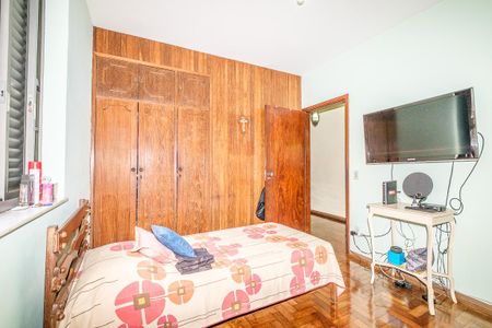 Casa à venda com 376m², 4 quartos e 6 vagas Casa à venda com 376m², 4 quartos e 6 vagasQuarto 3