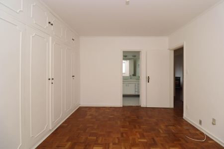 Apartamento à venda com 160m², 3 quartos e 2 vagas Apartamento à venda com 160m², 3 quartos e 2 vagasSuíte