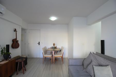 Apartamento à venda com 63m², 2 quartos e 1 vaga Apartamento à venda com 63m², 2 quartos e 1 vagaSala