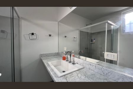 Casa à venda com 300m², 3 quartos e sem vaga Casa à venda com 300m², 3 quartos e sem vagaBanheiro da Suíte 2