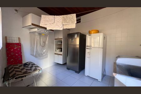 Casa à venda com 300m², 3 quartos e sem vaga Casa à venda com 300m², 3 quartos e sem vagaLavanderia