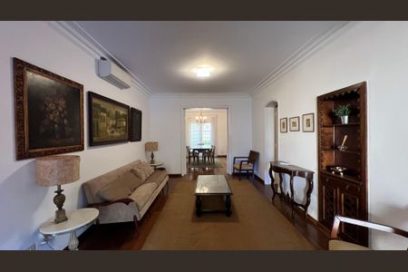 Casa à venda com 300m², 3 quartos e sem vaga Casa à venda com 300m², 3 quartos e sem vagaSala