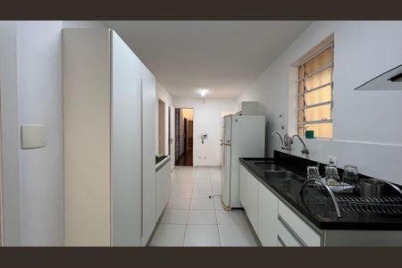 Casa à venda com 300m², 3 quartos e sem vaga Casa à venda com 300m², 3 quartos e sem vagaCozinha
