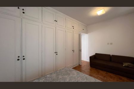 Casa à venda com 300m², 3 quartos e sem vaga Casa à venda com 300m², 3 quartos e sem vagaSuíte 2