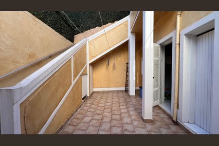 Casa à venda com 300m², 3 quartos e sem vaga Casa à venda com 300m², 3 quartos e sem vagaQuintal