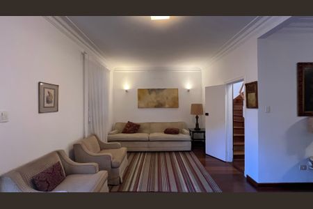 Casa à venda com 300m², 3 quartos e sem vaga Casa à venda com 300m², 3 quartos e sem vagaSala