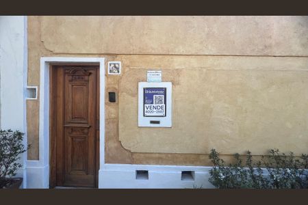 Casa à venda com 300m², 3 quartos e sem vaga Casa à venda com 300m², 3 quartos e sem vagaPlaquinha