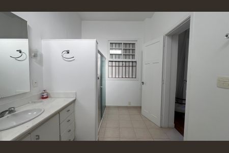 Casa à venda com 300m², 3 quartos e sem vaga Casa à venda com 300m², 3 quartos e sem vagaBanheiro da Suíte 3