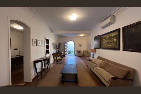 Casa à venda com 300m², 3 quartos e sem vaga Casa à venda com 300m², 3 quartos e sem vagaSala