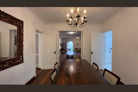 Casa à venda com 300m², 3 quartos e sem vaga Casa à venda com 300m², 3 quartos e sem vagaSala de Jantar