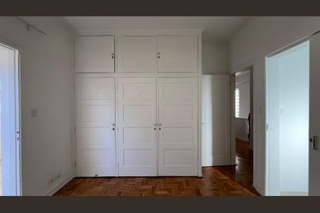 Casa à venda com 300m², 3 quartos e sem vaga Casa à venda com 300m², 3 quartos e sem vagaSuite 1