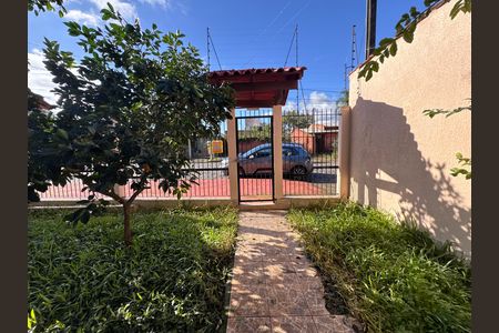 Casa à venda com 240m², 4 quartos e 3 vagas Casa à venda com 240m², 4 quartos e 3 vagasÁrea Externa