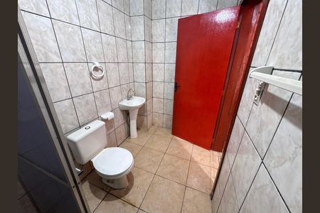 Casa à venda com 240m², 4 quartos e 3 vagas Casa à venda com 240m², 4 quartos e 3 vagasBanheiro 3
