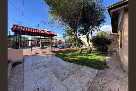Casa à venda com 240m², 4 quartos e 3 vagas Casa à venda com 240m², 4 quartos e 3 vagasÁrea Externa