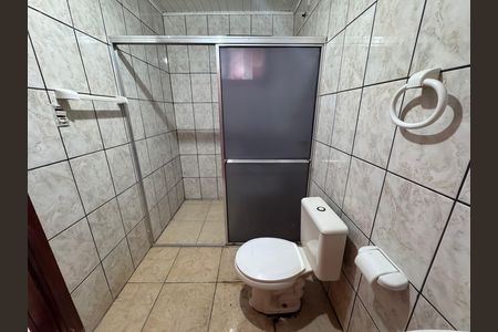Casa à venda com 240m², 4 quartos e 3 vagas Casa à venda com 240m², 4 quartos e 3 vagasBanheiro 3