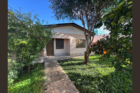 Casa à venda com 240m², 4 quartos e 3 vagas Casa à venda com 240m², 4 quartos e 3 vagasÁrea Externa