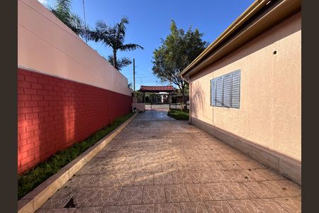 Casa à venda com 240m², 4 quartos e 3 vagas Casa à venda com 240m², 4 quartos e 3 vagasÁrea Externa