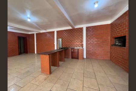 Casa à venda com 240m², 4 quartos e 3 vagas Casa à venda com 240m², 4 quartos e 3 vagasÁrea Externa