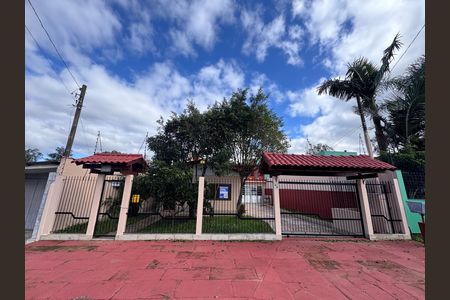 Casa à venda com 240m², 4 quartos e 3 vagas Casa à venda com 240m², 4 quartos e 3 vagasFachada