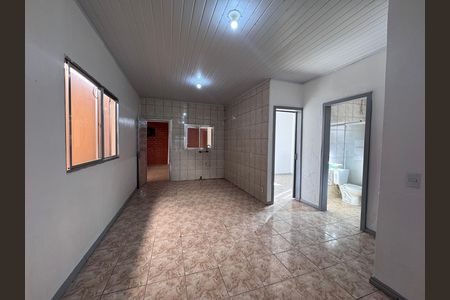 Casa à venda com 240m², 4 quartos e 3 vagas Casa à venda com 240m², 4 quartos e 3 vagasSala