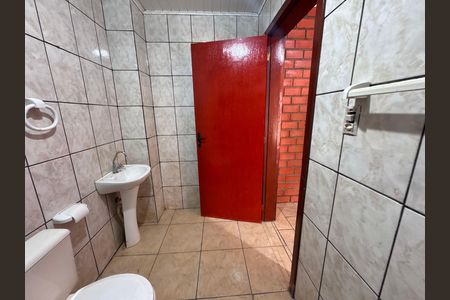 Casa à venda com 240m², 4 quartos e 3 vagas Casa à venda com 240m², 4 quartos e 3 vagasBanheiro 3