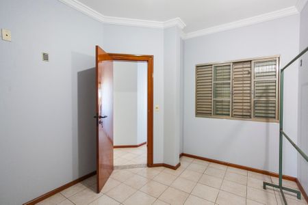 Casa para alugar com 452m², 5 quartos e 4 vagasCorredor