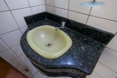 Casa para alugar com 452m², 5 quartos e 4 vagasBanheiro de Serviço