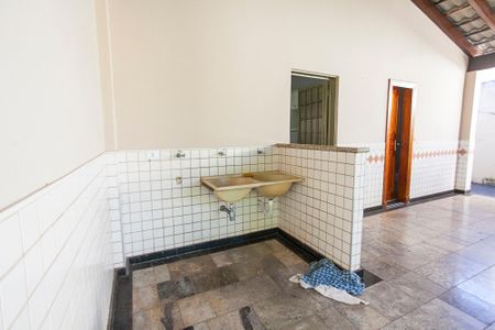 Casa para alugar com 452m², 5 quartos e 4 vagasÁrea de Serviço