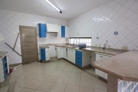 Casa para alugar com 452m², 5 quartos e 4 vagasCozinha