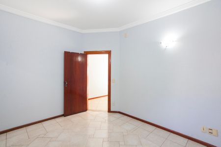 Casa para alugar com 452m², 5 quartos e 4 vagasQuarto 2