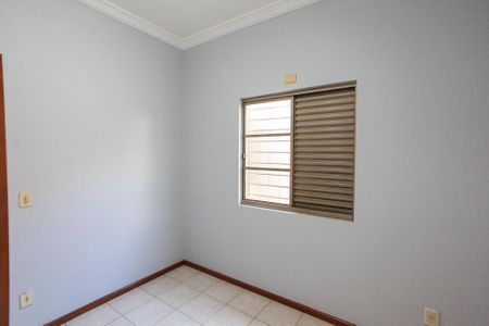 Casa para alugar com 452m², 5 quartos e 4 vagasQuarto 2