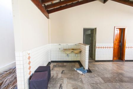 Casa para alugar com 452m², 5 quartos e 4 vagasÁrea de Serviço