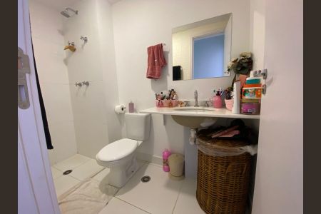 Apartamento à venda com 66m², 2 quartos e 2 vagasBanheiro Social