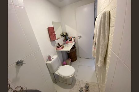Apartamento à venda com 66m², 2 quartos e 2 vagasBanheiro Social