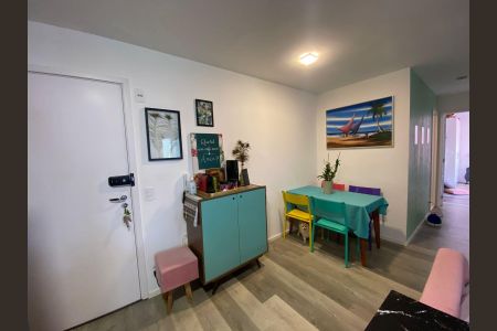 Apartamento à venda com 66m², 2 quartos e 2 vagasSala