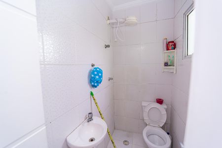 Casa de condomínio à venda com 72m², 2 quartos e 1 vaga Casa de condomínio à venda com 72m², 2 quartos e 1 vagaBanheiro do Quarto 1