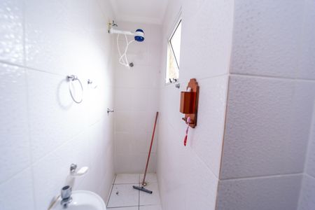 Casa de condomínio à venda com 72m², 2 quartos e 1 vaga Casa de condomínio à venda com 72m², 2 quartos e 1 vagaBanheiro do Quarto 2