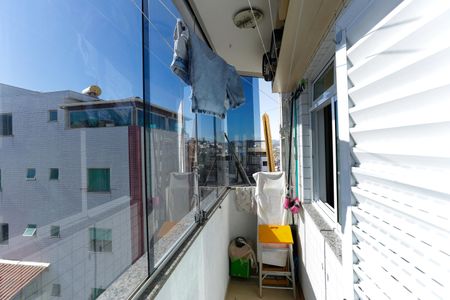 Apartamento à venda com 85m², 3 quartos e 2 vagas Apartamento à venda com 85m², 3 quartos e 2 vagasSacada