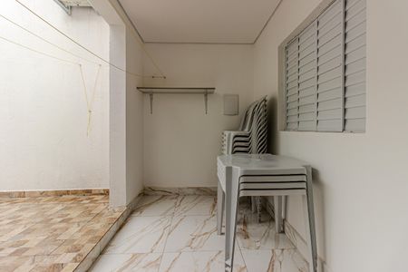 Casa à venda com 140m², 4 quartos e 2 vagas Casa à venda com 140m², 4 quartos e 2 vagasQuintal