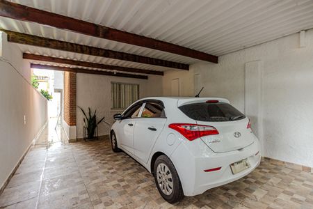 Casa à venda com 140m², 4 quartos e 2 vagas Casa à venda com 140m², 4 quartos e 2 vagasGaragem