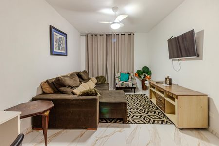 Casa à venda com 140m², 4 quartos e 2 vagas Casa à venda com 140m², 4 quartos e 2 vagasSala