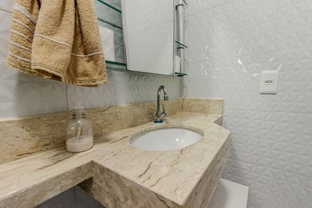 Casa à venda com 140m², 4 quartos e 2 vagas Casa à venda com 140m², 4 quartos e 2 vagasBanheiro da Suíte 2