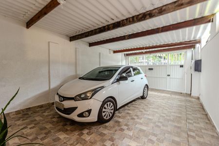 Casa à venda com 140m², 4 quartos e 2 vagas Casa à venda com 140m², 4 quartos e 2 vagasGaragem