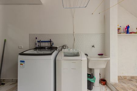 Casa à venda com 140m², 4 quartos e 2 vagas Casa à venda com 140m², 4 quartos e 2 vagasÁrea de Serviço