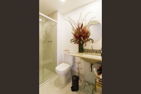 Apartamento à venda com 65m², 2 quartos e 1 vaga Apartamento à venda com 65m², 2 quartos e 1 vagaBanheiro Social