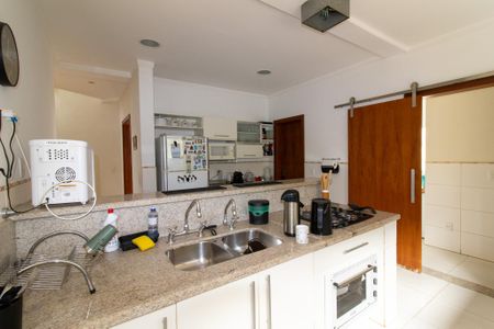 Casa à venda com 225m², 3 quartos e 4 vagasCozinha